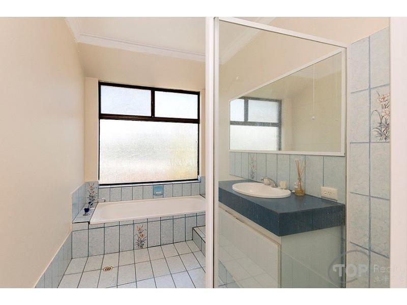 11 Braceby Close, Willetton WA 6155