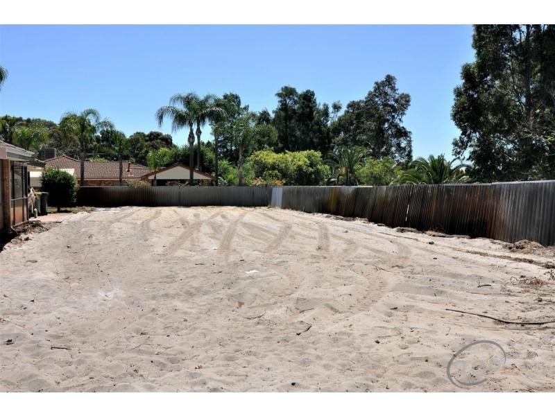 PL 2/4 Fin Place, Willetton WA 6155