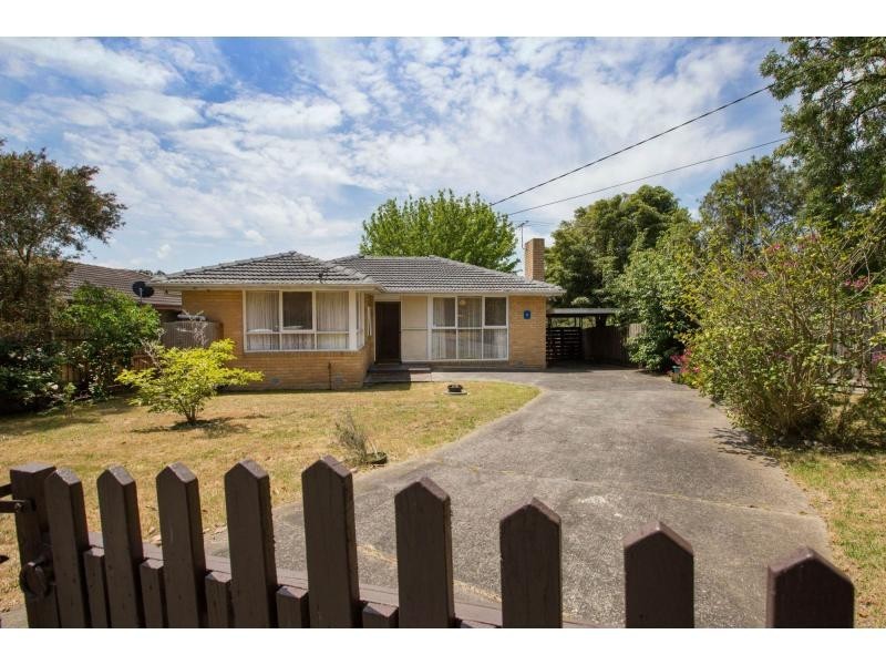 9 Leawarra Parade, Frankston VIC 3199
