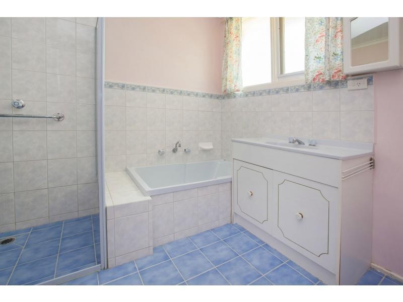 9 Leawarra Parade, Frankston VIC 3199