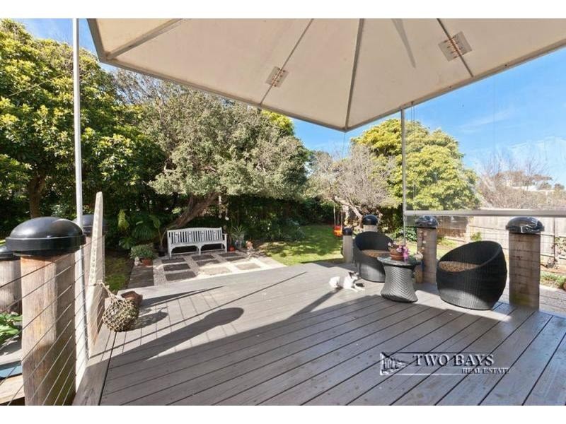 4 Sturio Parade, Mount Eliza VIC 3930