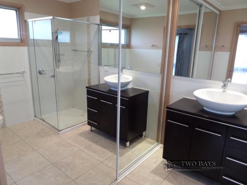 2 Hamersley Court, Mount Eliza VIC 3930