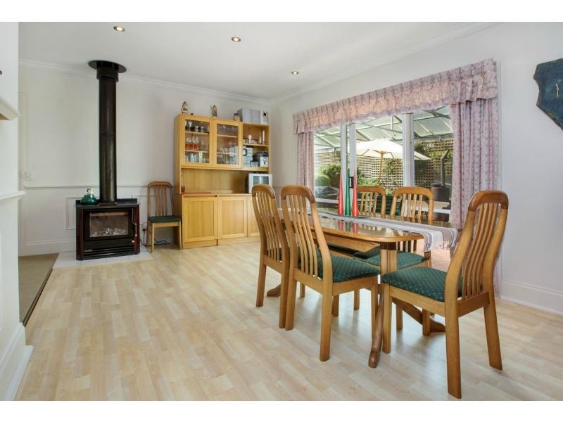 8 Walkers Road, Mount Eliza VIC 3930