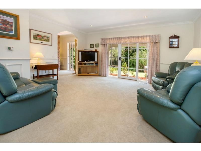 8 Walkers Road, Mount Eliza VIC 3930