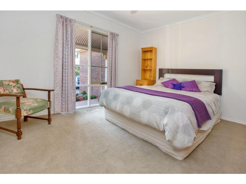 8 Walkers Road, Mount Eliza VIC 3930