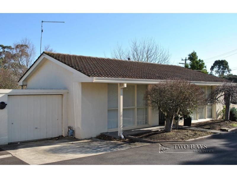 1/2 Coonara Avenue, Mount Eliza VIC 3930