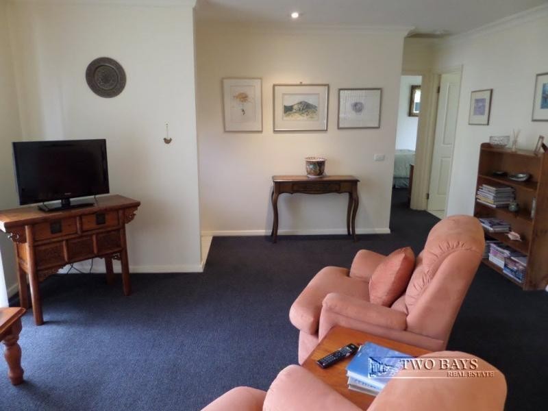 1/2 Coonara Avenue, Mount Eliza VIC 3930