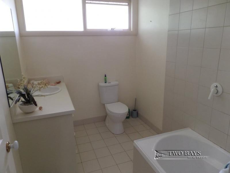 1/2 Coonara Avenue, Mount Eliza VIC 3930