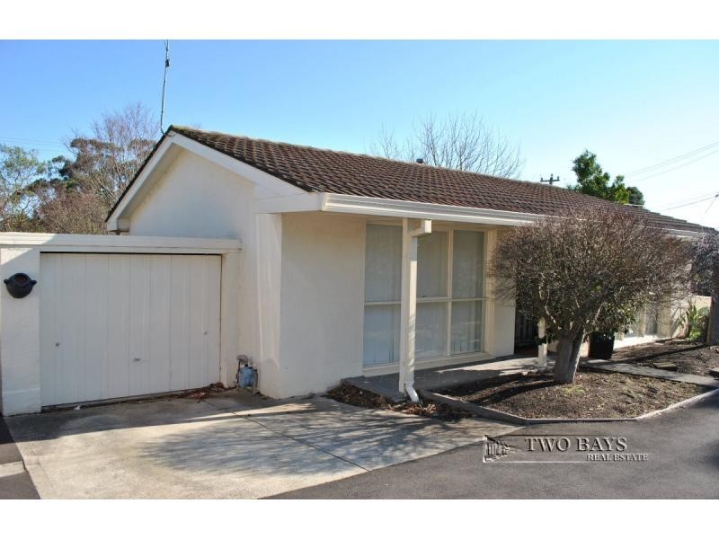 1/2 Coonara Avenue, Mount Eliza VIC 3930