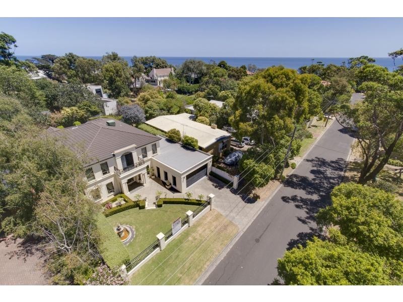 14 Rannoch Avenue, Mount Eliza VIC 3930