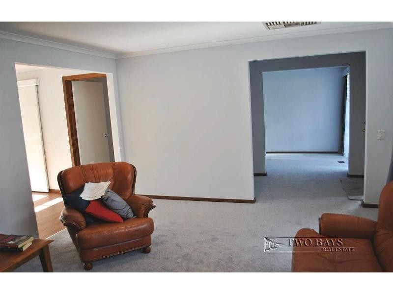 2/8 Roy Court, Mount Eliza VIC 3930