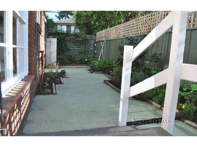 2/8 Roy Court, Mount Eliza VIC 3930