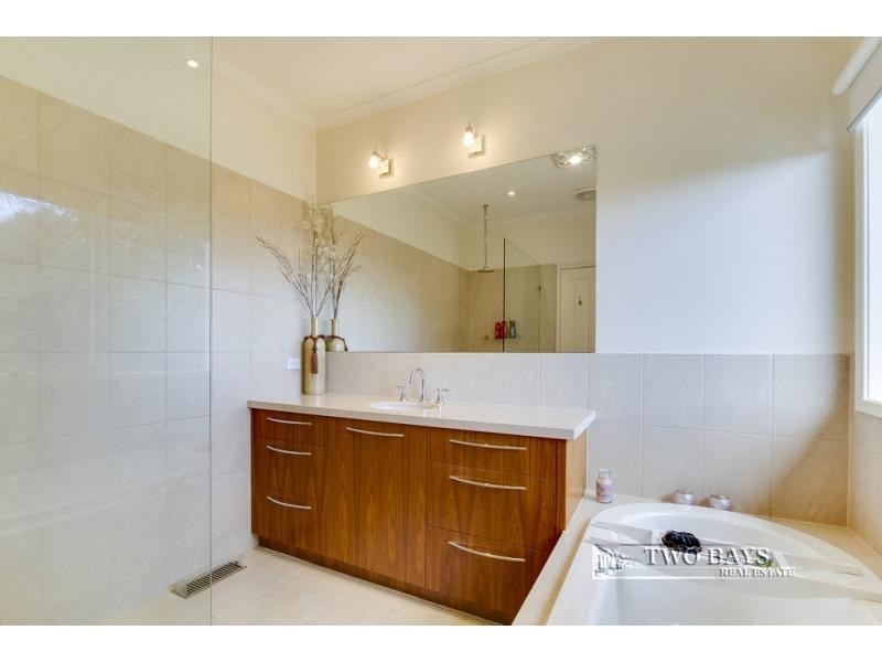 72 Station Street, Mount Eliza VIC 3930