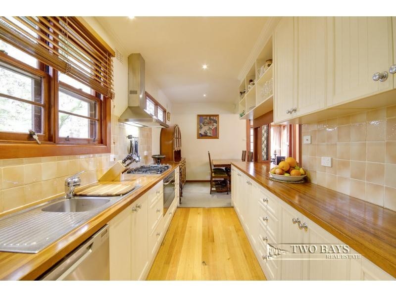 13 Wimborne  Avenue, Mount Eliza VIC 3930