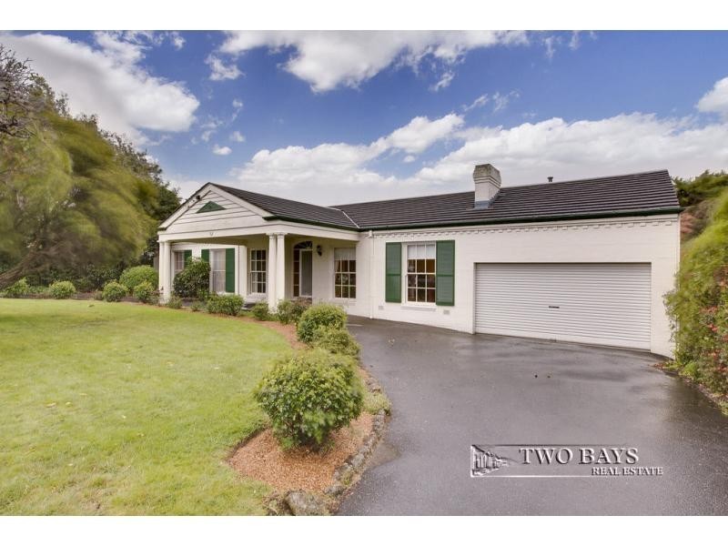 15 Allen Drive, Mount Eliza VIC 3930