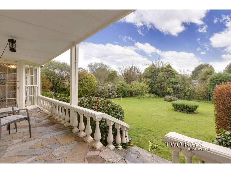 15 Allen Drive, Mount Eliza VIC 3930