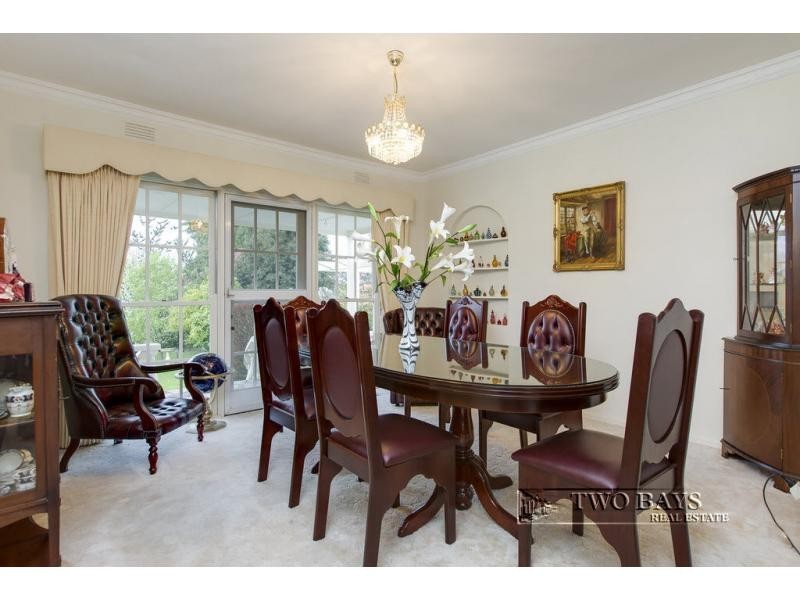 15 Allen Drive, Mount Eliza VIC 3930