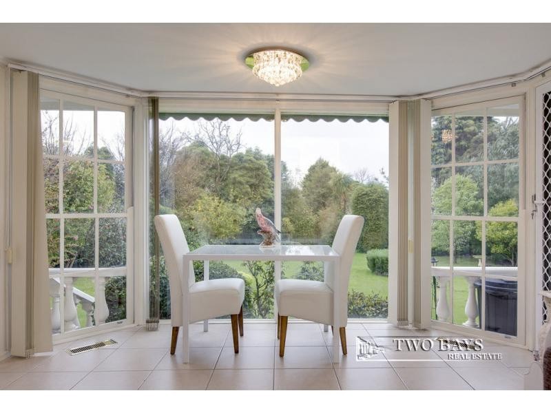 15 Allen Drive, Mount Eliza VIC 3930