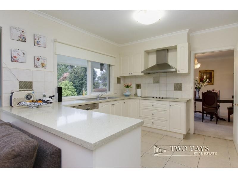15 Allen Drive, Mount Eliza VIC 3930
