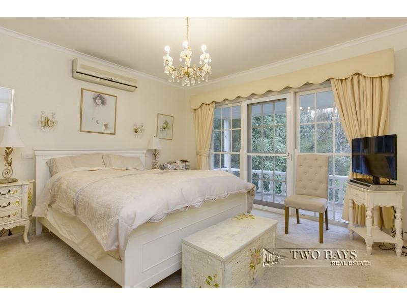 15 Allen Drive, Mount Eliza VIC 3930