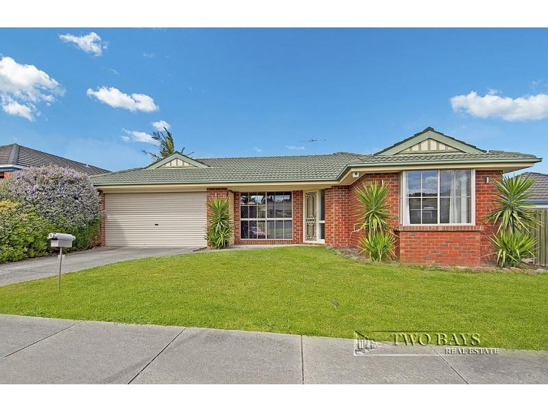 8 Waltham Drive, Mornington VIC 3931