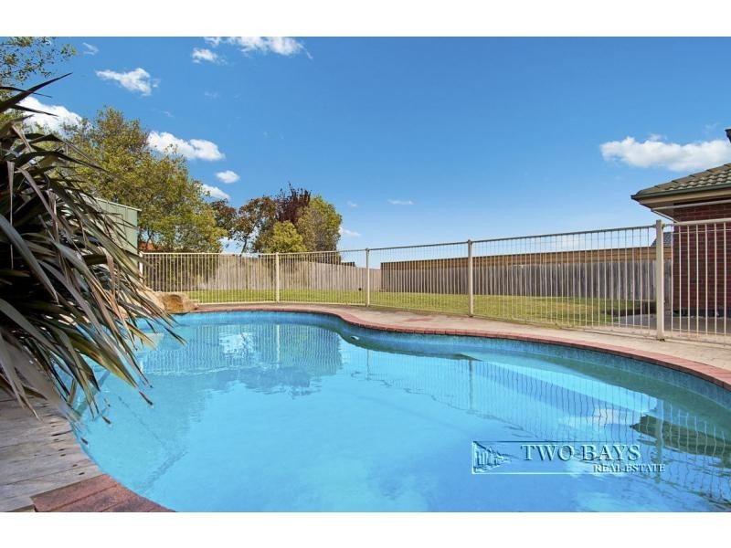 8 Waltham Drive, Mornington VIC 3931