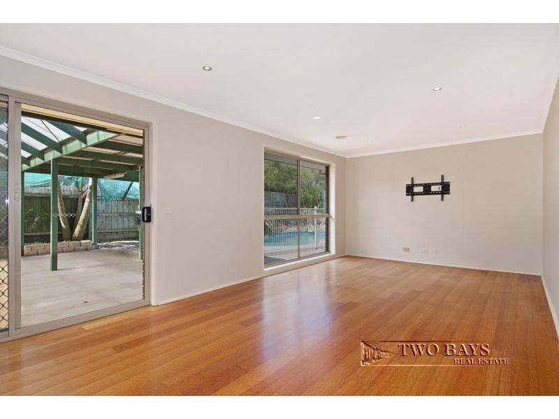 8 Waltham Drive, Mornington VIC 3931