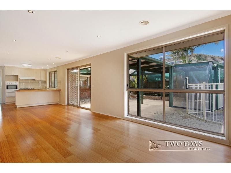 8 Waltham Drive, Mornington VIC 3931