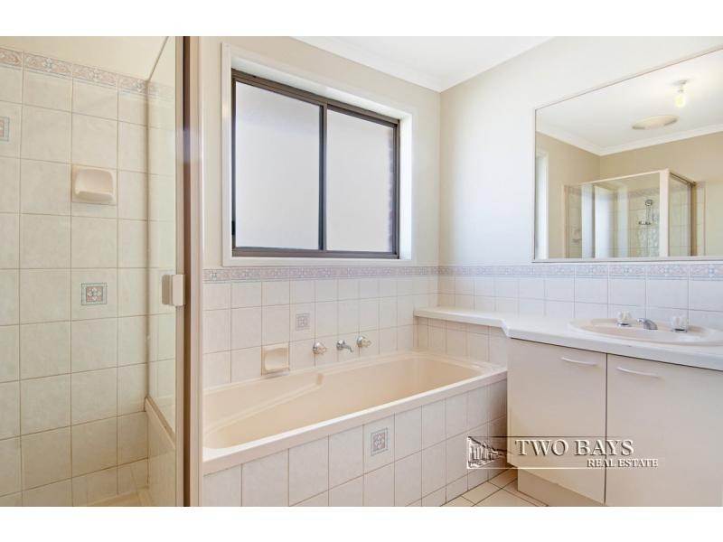 8 Waltham Drive, Mornington VIC 3931