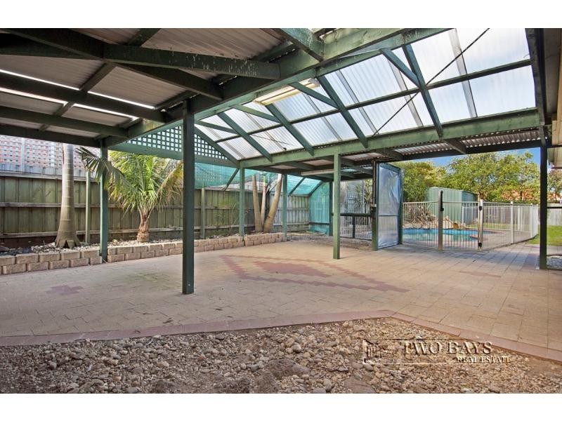 8 Waltham Drive, Mornington VIC 3931