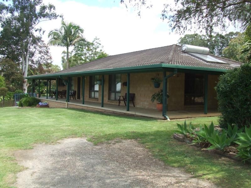 8 Weir Street, Nana Glen NSW 2450