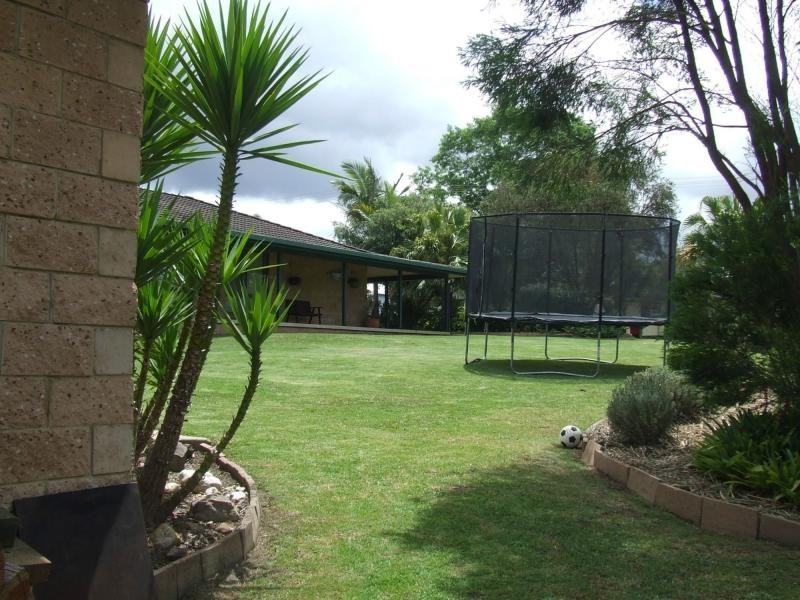 8 Weir Street, Nana Glen NSW 2450