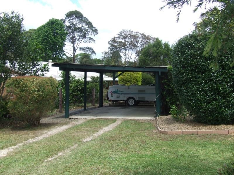 8 Weir Street, Nana Glen NSW 2450