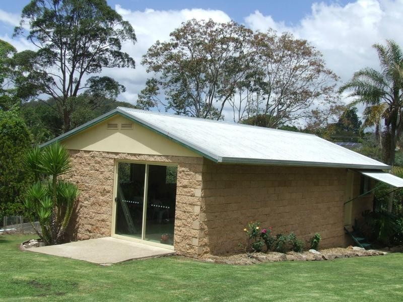 8 Weir Street, Nana Glen NSW 2450