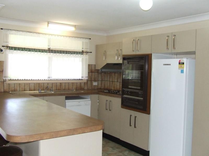 8 Weir Street, Nana Glen NSW 2450