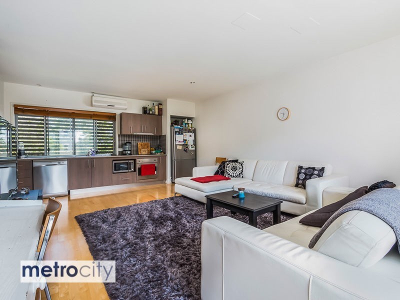 8/4 Elba Lane, Morningside QLD 4170