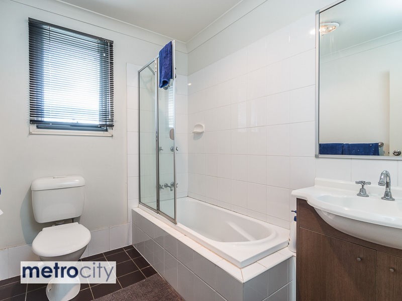 8/4 Elba Lane, Morningside QLD 4170