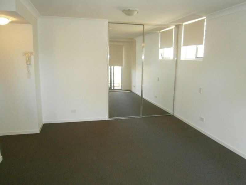 27/108 Nicholson Street, Greenslopes QLD 4120