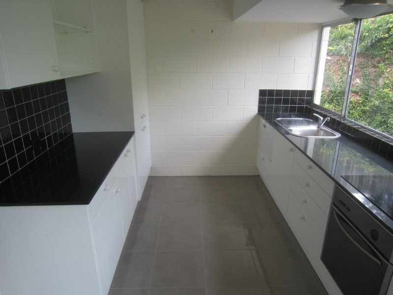 15 Oxford Terrace, Taringa QLD 4068