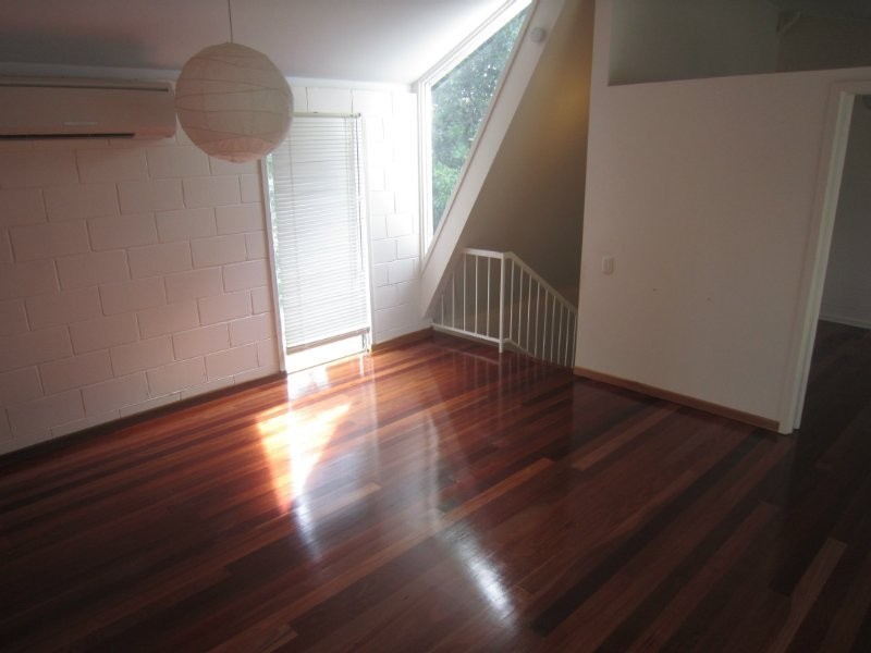 15 Oxford Terrace, Taringa QLD 4068