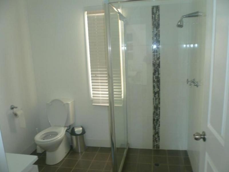 27 Cameron Street, Fairfield QLD 4103