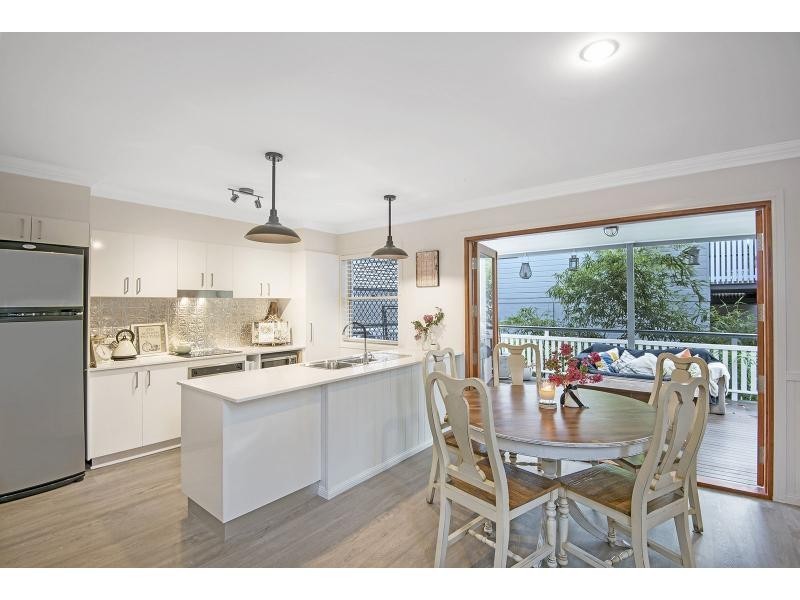 2/91 Kingsbury Street, Norman Park QLD 4170