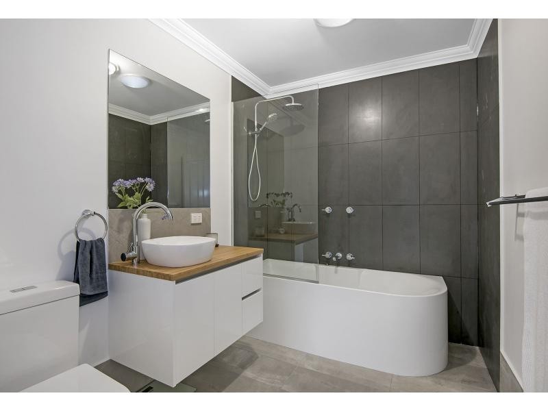 2/91 Kingsbury Street, Norman Park QLD 4170