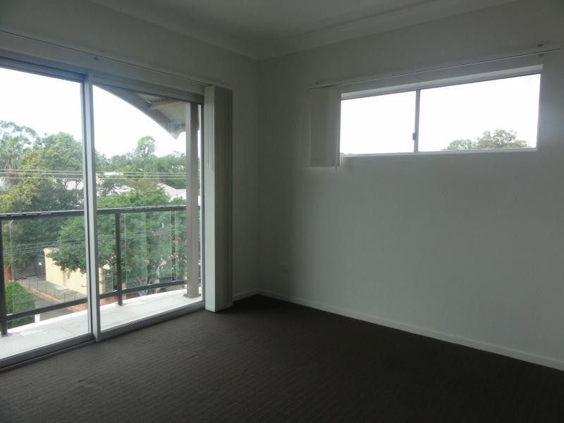 12/159 Clarence Road, Indooroopilly QLD 4068