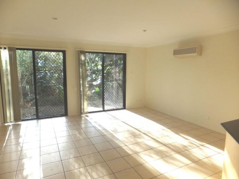 2/150 Riding Road, Balmoral QLD 4171