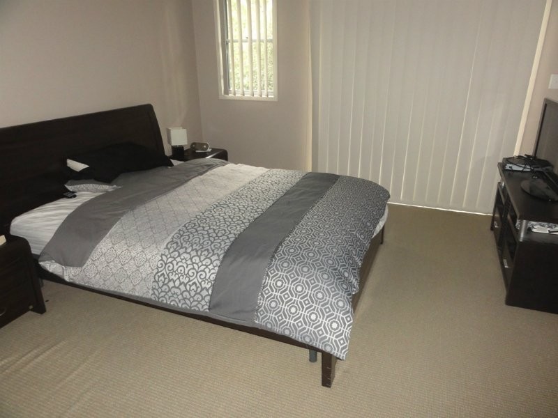 2/80 Clarence Road, Indooroopilly QLD 4068
