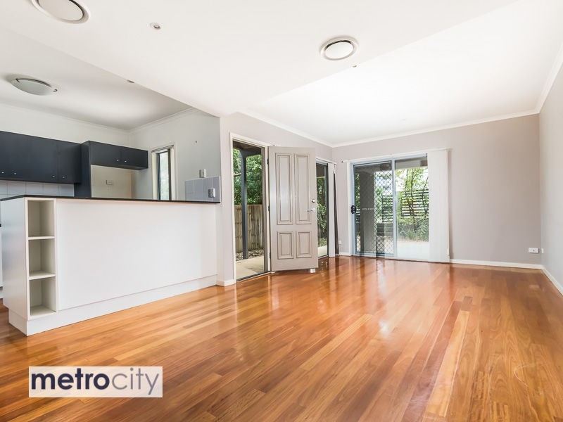 1/80-82 Clarence Road, Indooroopilly QLD 4068