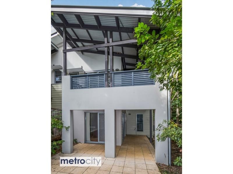 1/80-82 Clarence Road, Indooroopilly QLD 4068
