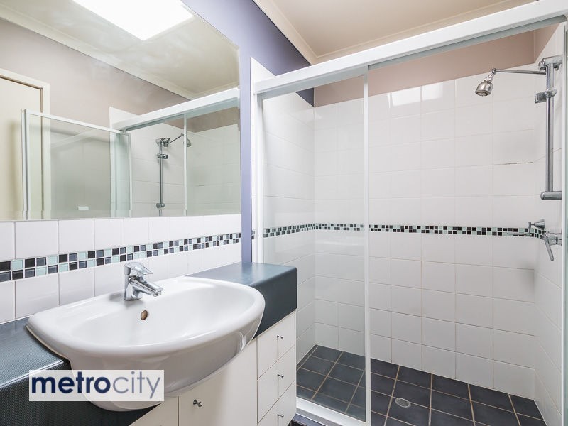 1/80-82 Clarence Road, Indooroopilly QLD 4068