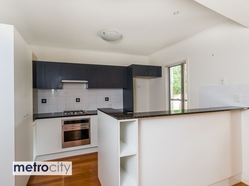 1/80-82 Clarence Road, Indooroopilly QLD 4068